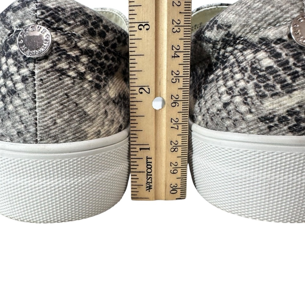 Steve Madden Gills Slip On Sneakers Gray Snake Print Size 8 Streetwear Casual - Picture 10 of 16